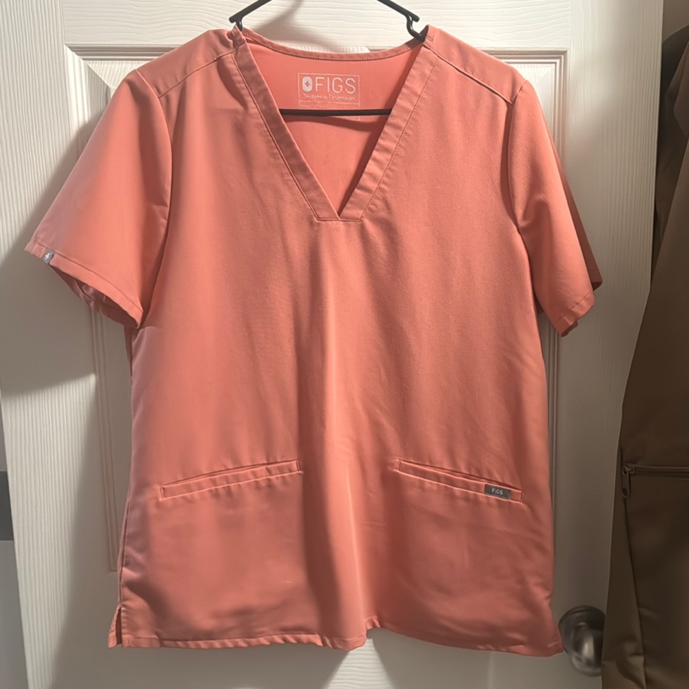 Figs Coral Scrub Top